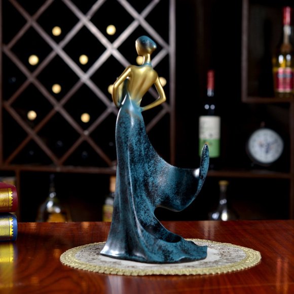 🦋 Wine Bottle Holder Lady Sculpture Figurine 🦋 - Picture 7 of 8